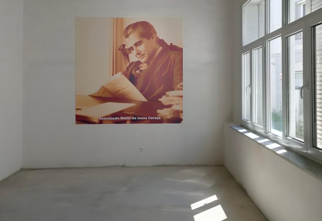 Imagem de Bento de Jesus Caraça na Sede da Associação